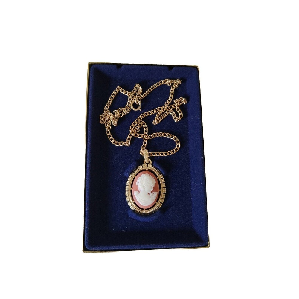 Vintage Avon Singed GoldTone Reversible Cameo Pendant Chain Necklace